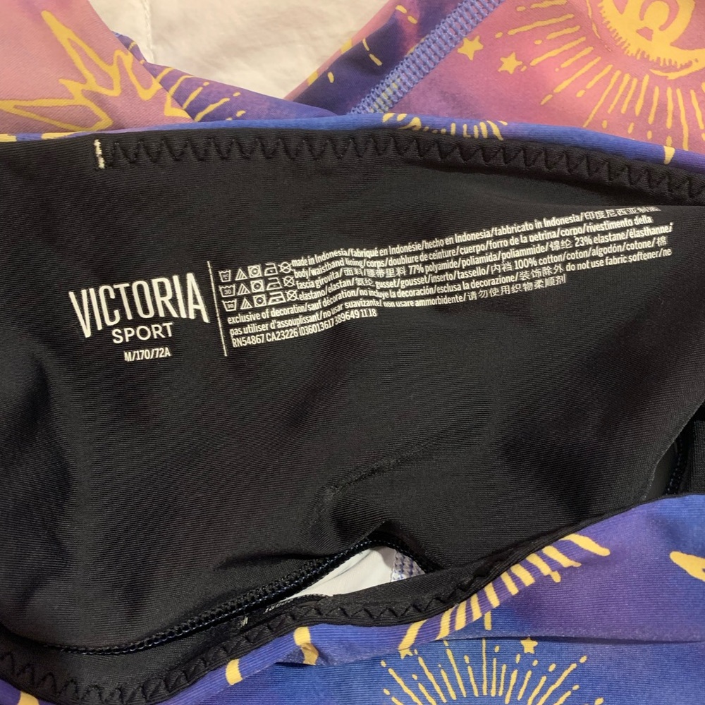 Victoria’s Secret Sport star moon leggings - Picture 2 of 3